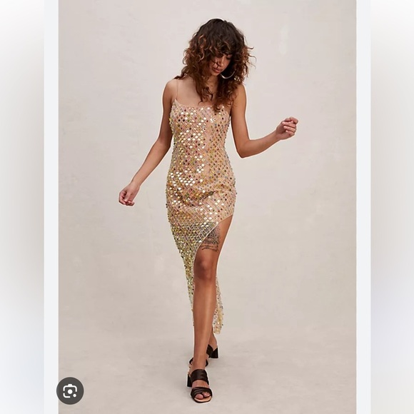 Elliatt Cabana Embellished Sequin Midi Dress in Multi New with Tags! - Picture 3 of 12